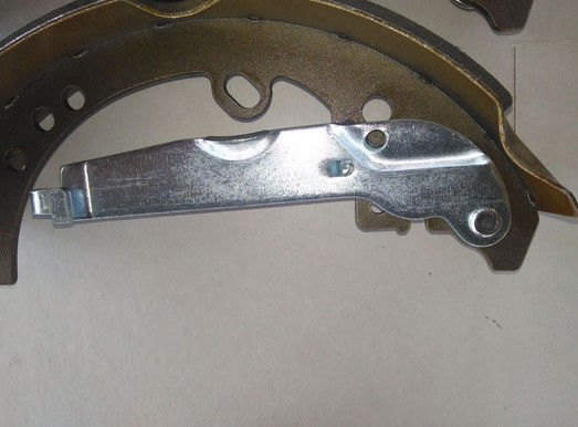 Fortuner 04495-OK070 Penggantian Sepatu Rem Drum FN2809
