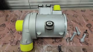 11518635090 Pompa Air Listrik Cocok untuk BMW 35i 535i 640i 740i X3 X4 X5 X6